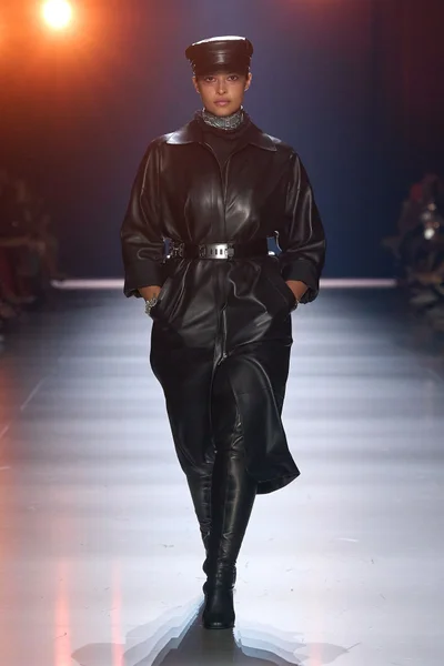 Look 8